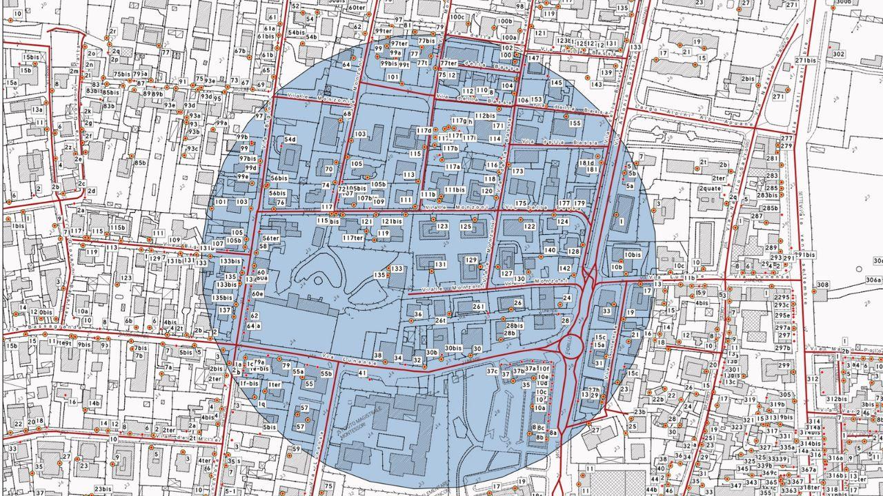 La zona del trattamento cerchiata in blu (parte di Marina di Carrara)