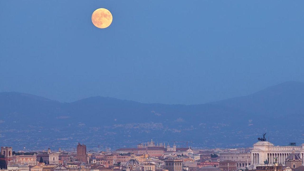Superluna 5 novembre: lo spettacolo sarà ripreso in diretta sul sito del Virtual Telescope di Manciano