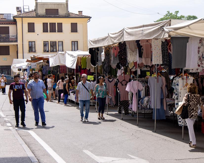 Ferrara, mercato del lunedì in cerca di sede. La zona Acquedotto non convince<br type="_moz" />
