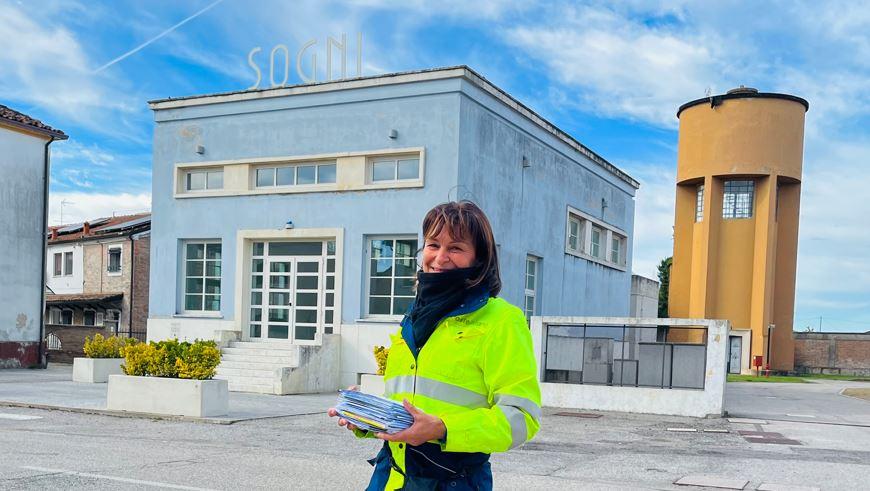 Patrizia, portalettere a Tresigallo: «È come attraversare un quadro»