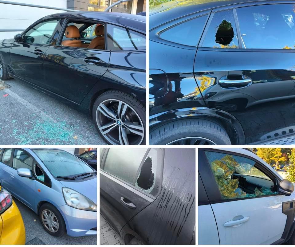 
	Alcune delle auto danneggiate alle Badie

