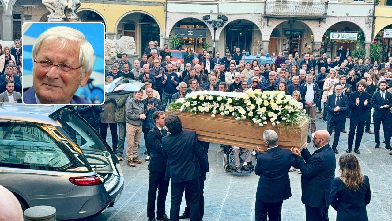 Centinaia di persone a Empoli per l'ultimo saluto a Loriano Bagnoli (foto Nucci)