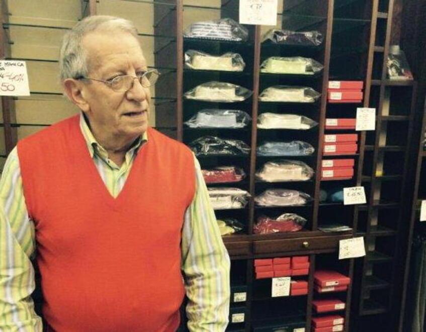 
	Gennaro Oliva nel suo negozio &ldquo;Manrico" in Corso Italia

