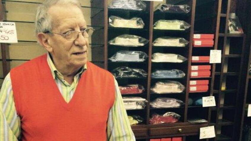 Gennaro Oliva nel suo negozio “Manrico" in Corso Italia