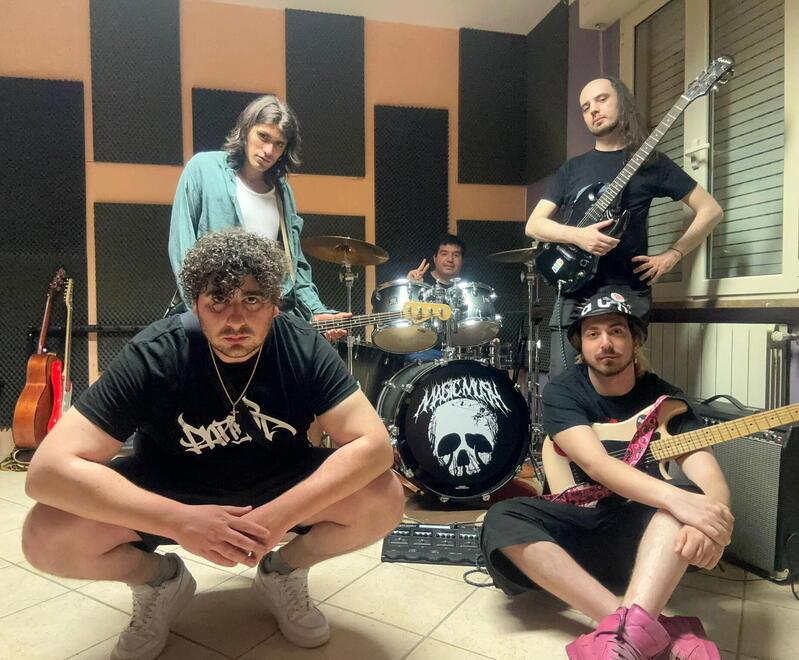 Da Livorno all' olimpo musicale: la band Magic Mush e il contratto con la società di Sony<br type="_moz" />
