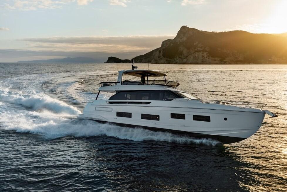 Il modello Fly 82 di Azimut dotato di IA