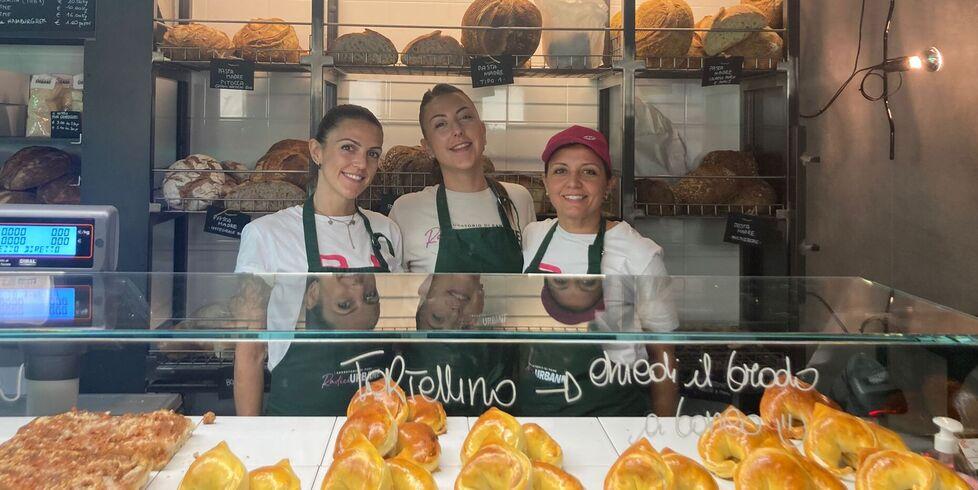 
	Lo staff della nuova attivit&agrave;

