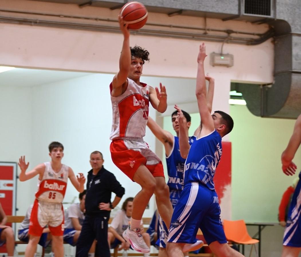 Si spegne ad appena 17 anni, Cento piange Giovanni Negrini