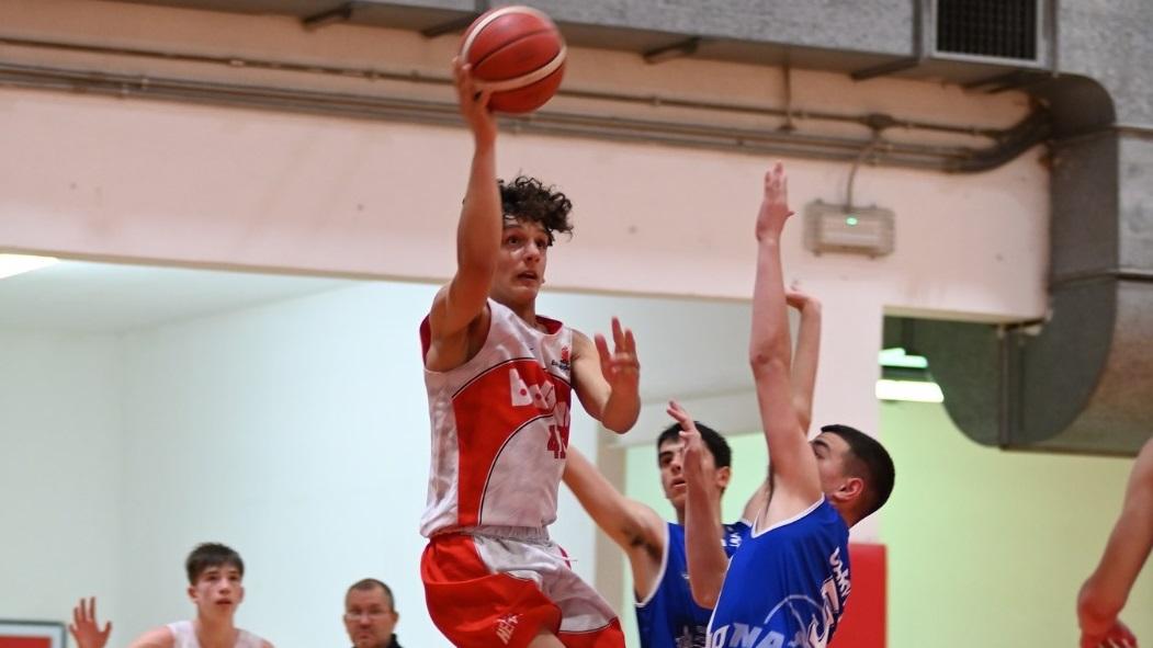 Si spegne ad appena 17 anni, Cento piange Giovanni Negrini