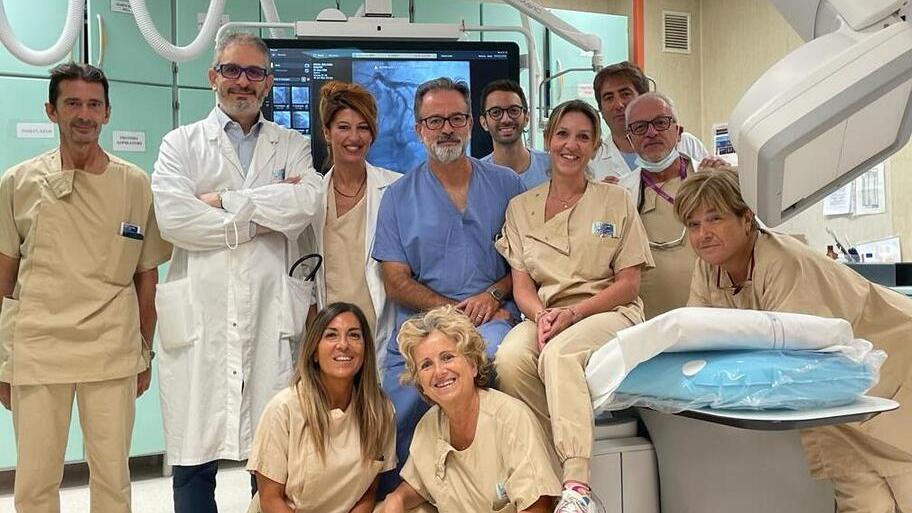 L’équipe della Cardiologia di Livorno guidata dal primario Emilio Pasanisi (il secondo da sinistra)