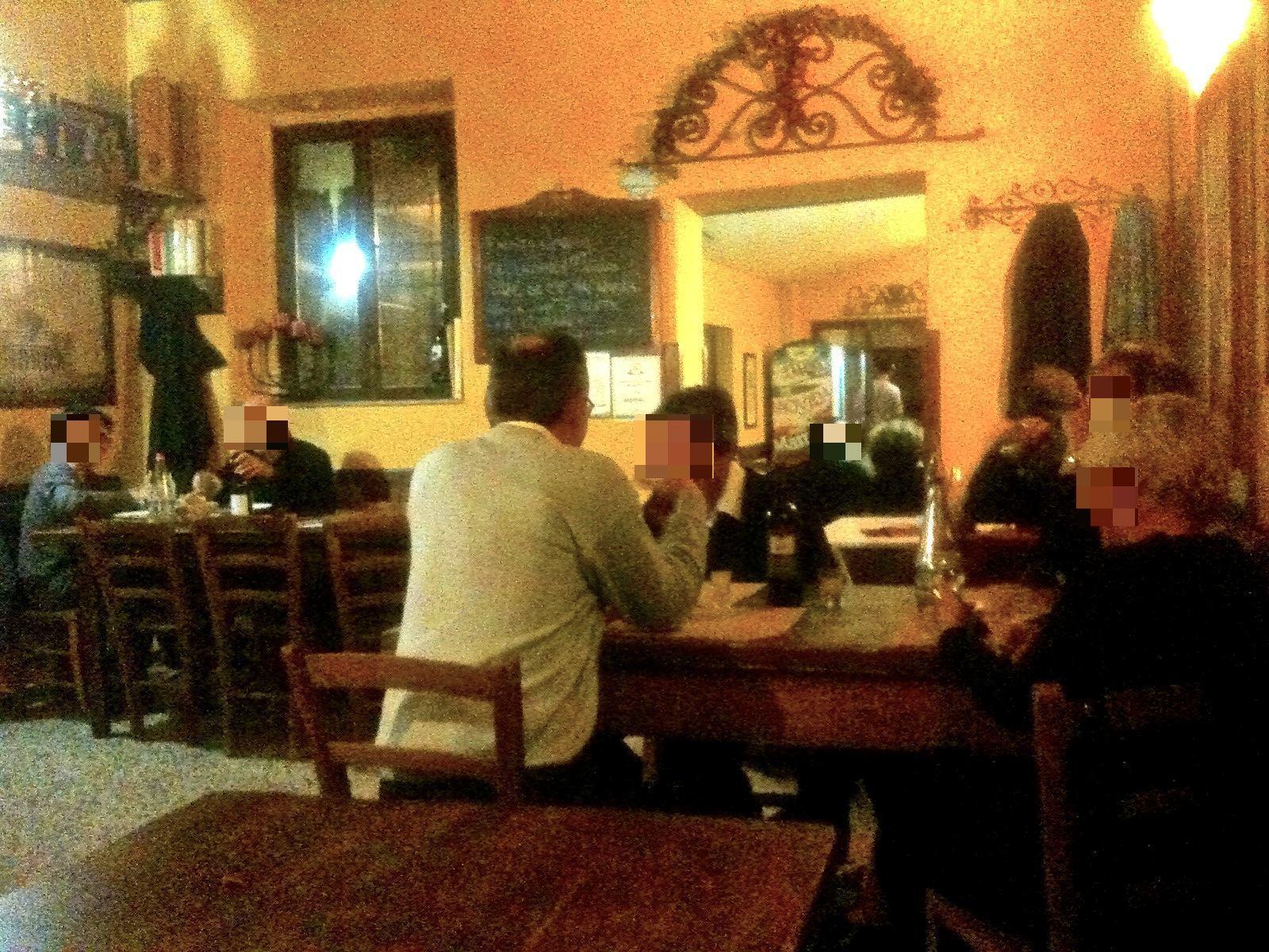 L'interno della trattoria "Al Pallaio" di via del Corona