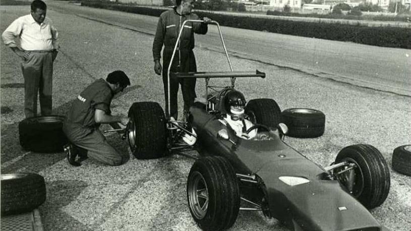 Andrea de Adamich a bordo della Ferrari 166 F2 all’autodromo di Modena nel 1968