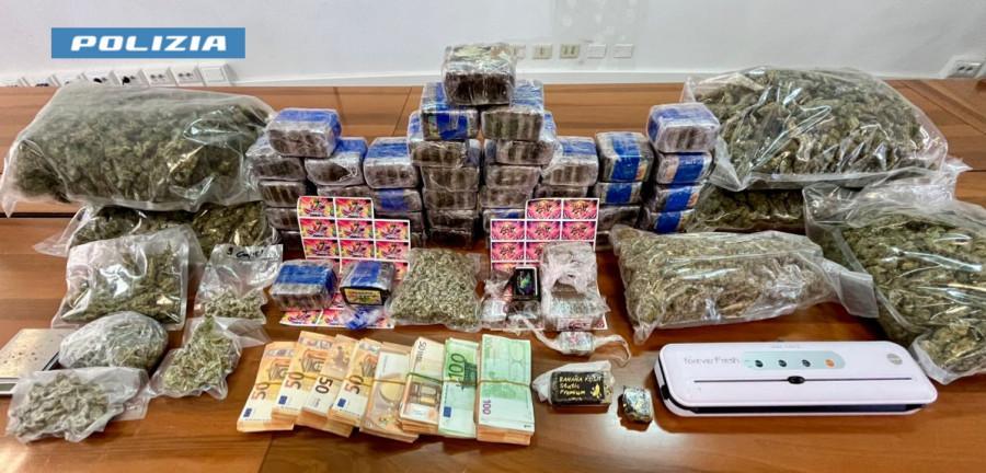 Arrestato un organizzatore di eventi: sequestrati 27 chili di droga e 42mila euro – VIDEO