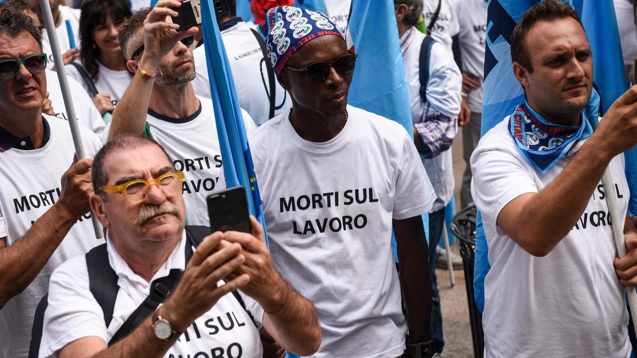 Morire per il lavoro: vittime in aumento ma cresce anche l’indifferenza