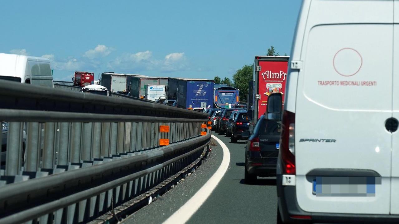 Code in autostrada (foto d'archivio)