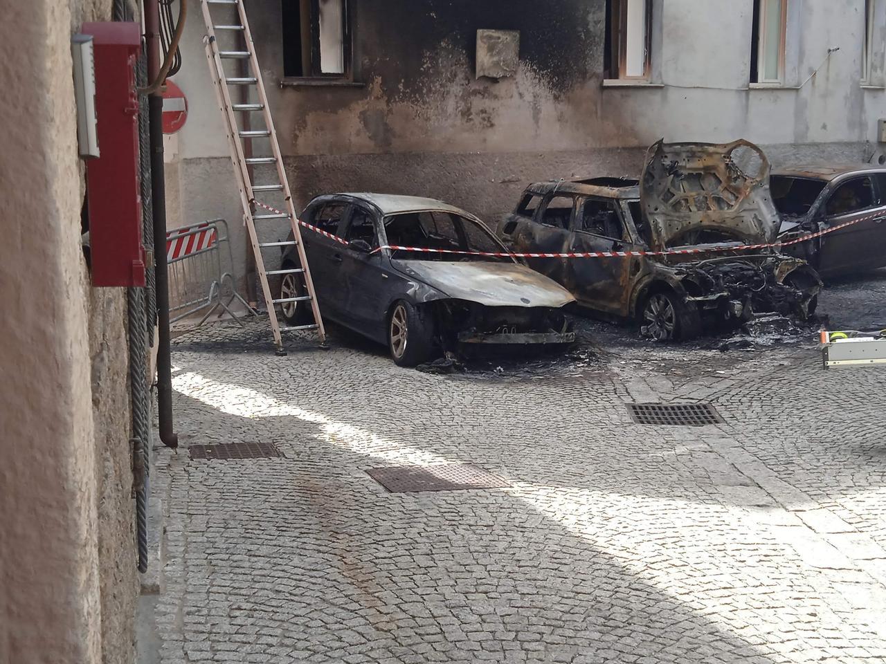 Tempio attentato incendiario in via Nigra