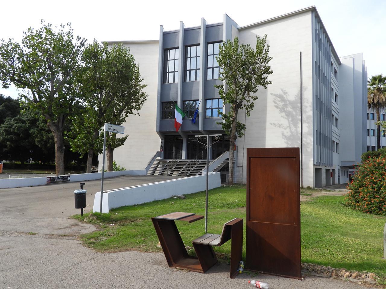 
	Le panchine della discordia (foto di Francesco Pinna)

