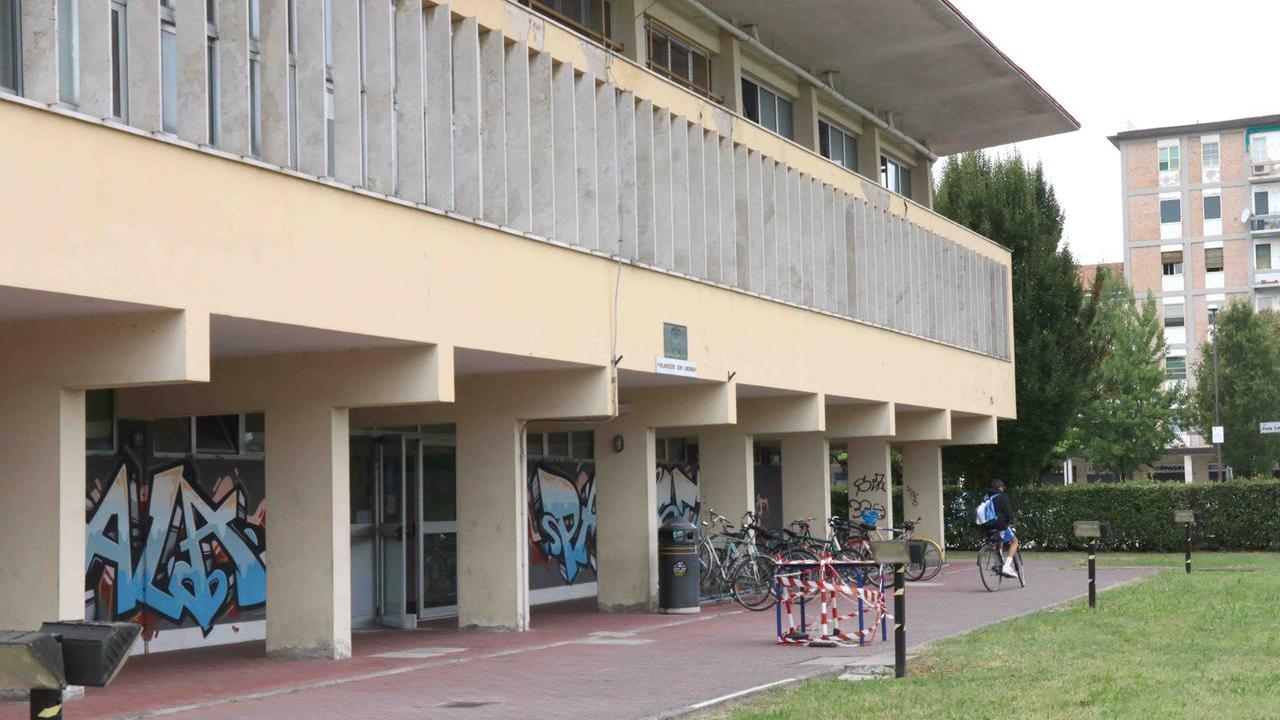 Scassinate le macchinette al Palapalestre di Ferrara. Due furti in due notti