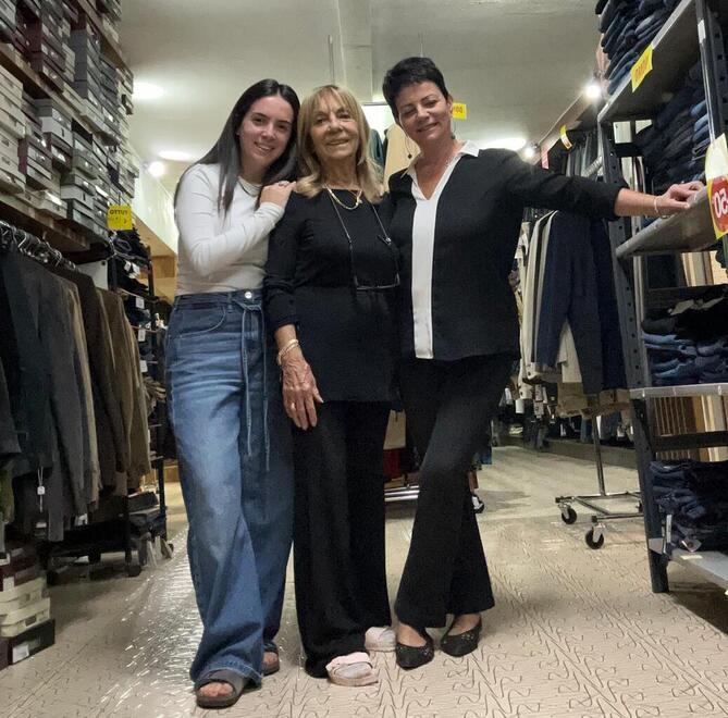 
	Lo staff del negozio: Giulia Bartalini, Maria Paola Scheggi e Francesca Teodorani

