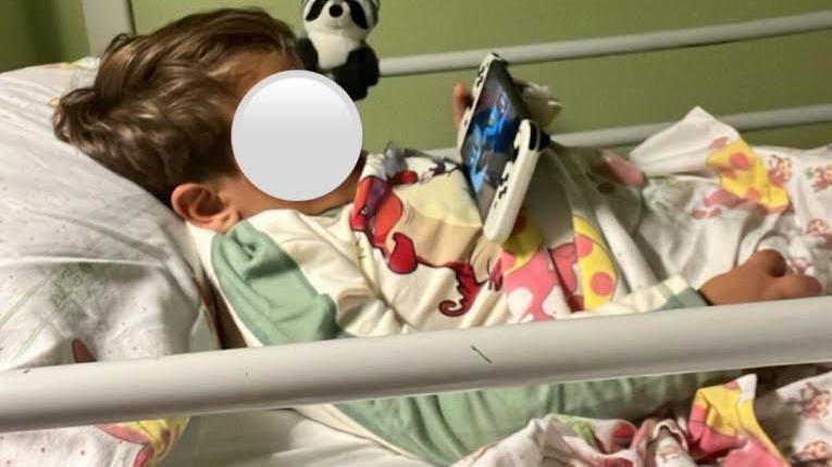 Due anni di visite e pareri sbagliati, poi la svolta a Reggio Emilia: «Il midollo ancorato ha salvato mio figlio»