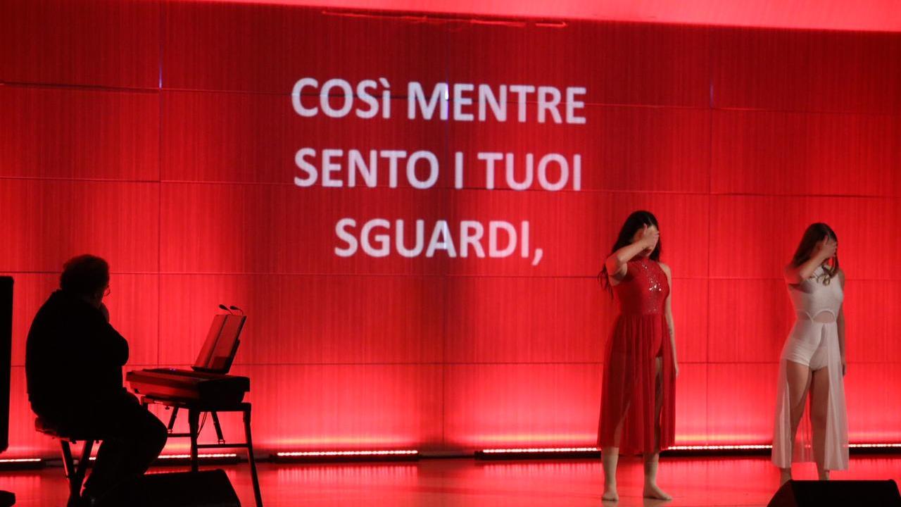 “Invivavoce” contro la violenza di genere: gli studenti sul palco dell’Ariosto il 26 novembre
