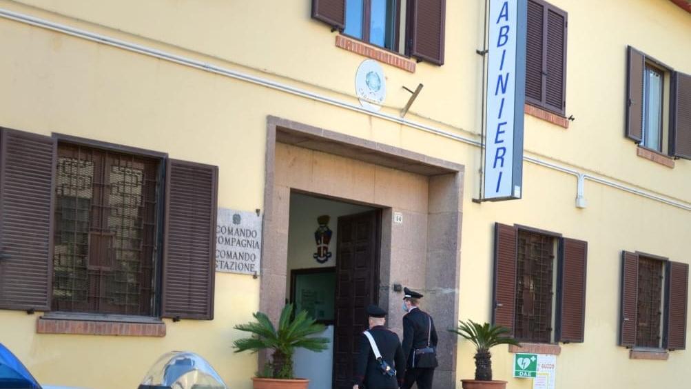 Offese e minacce alla nonna per comprarsi la droga: arrestato un 30enne