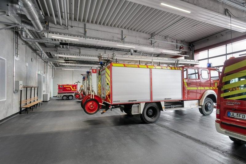 Prato, la caserma dei vigili del fuoco cade a pezzi ma lo Stato paga un affitto di mezzo milione di euro