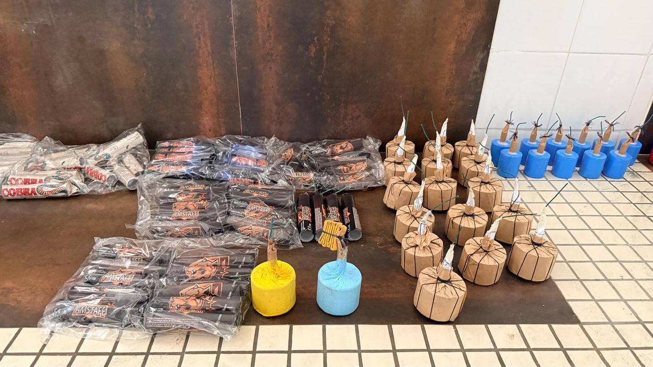 Settanta chili di fuochi d’artificio trovati in un magazzino: scatta il sequestro dei carabinieri