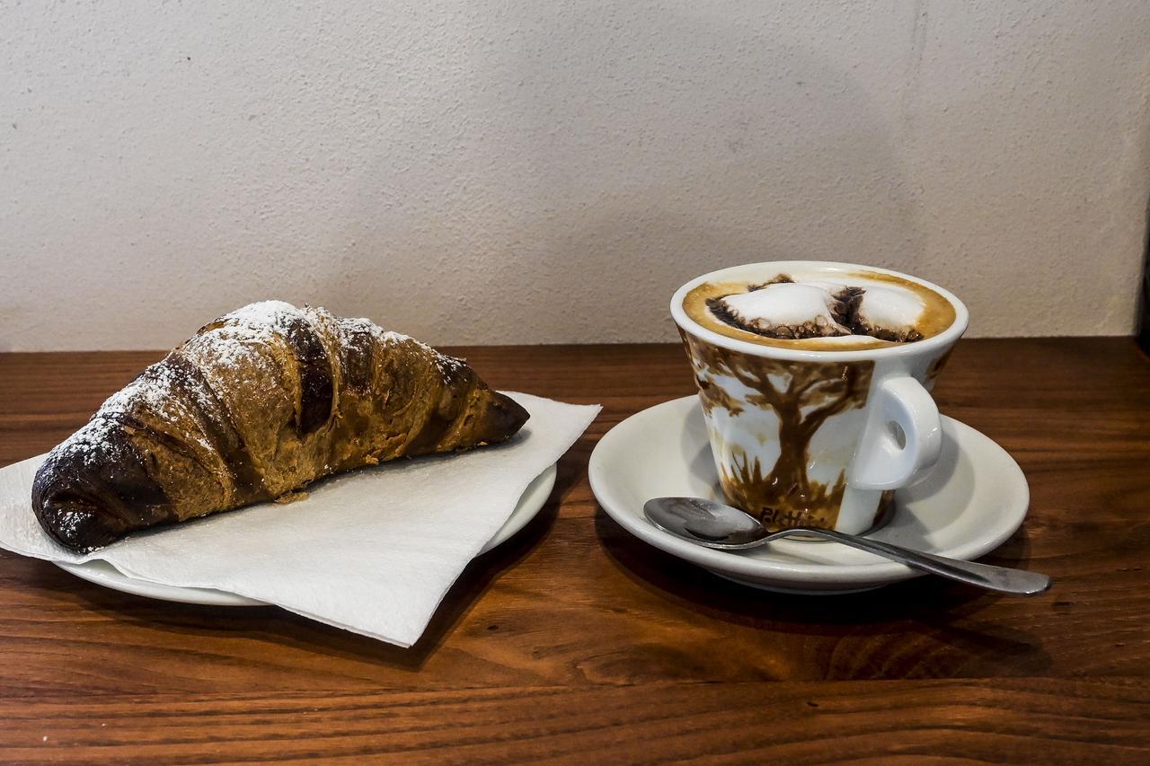 Il cappuccino è sempre più amato anche di pomeriggio: le tendenze in Sardegna