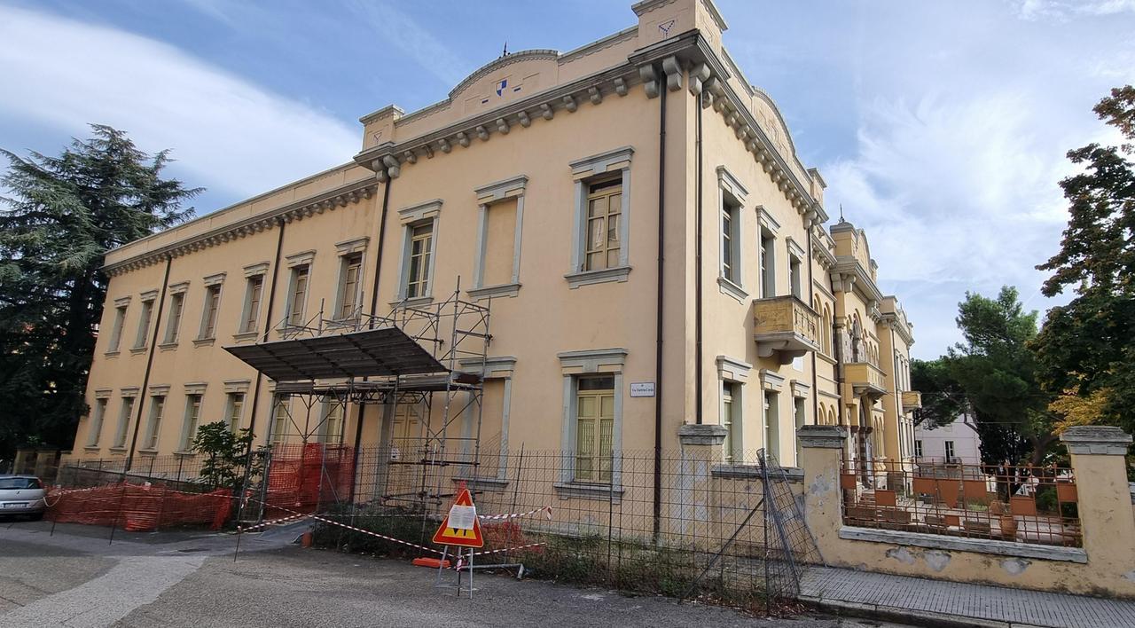 Emergenza aule scolastiche, la Provincia: «Cantieri verso la svolta»