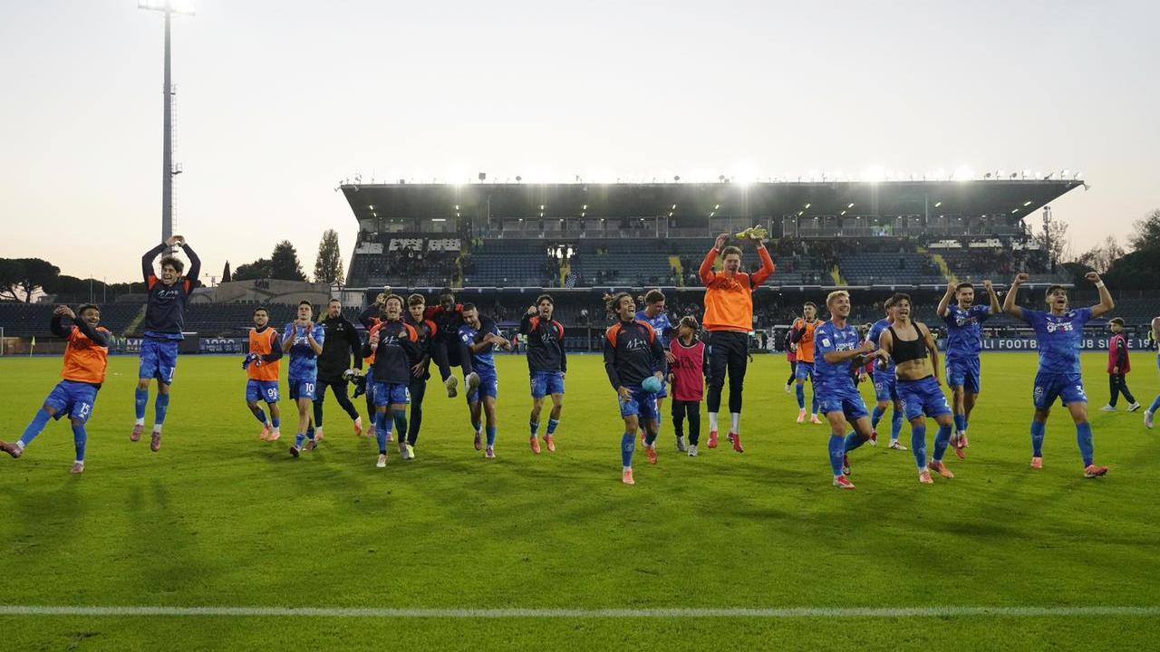 L'esultanza dei giocatori dell'Empoli