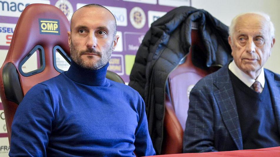 Livorno, Under 15 in campo con Lonzi. Ma negli staff rischiano di saltare altri “pezzi”