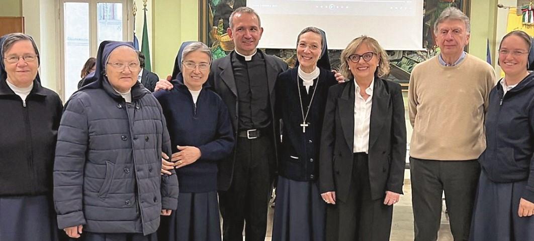 Addio alle suore dopo 98 anni: consegnate le chiavi della città di Vignola