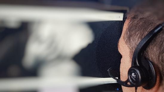 Prato, revenge porn per “vendicare le donne tradite”: condannata la finta giustiziera dei tradimenti virtuali