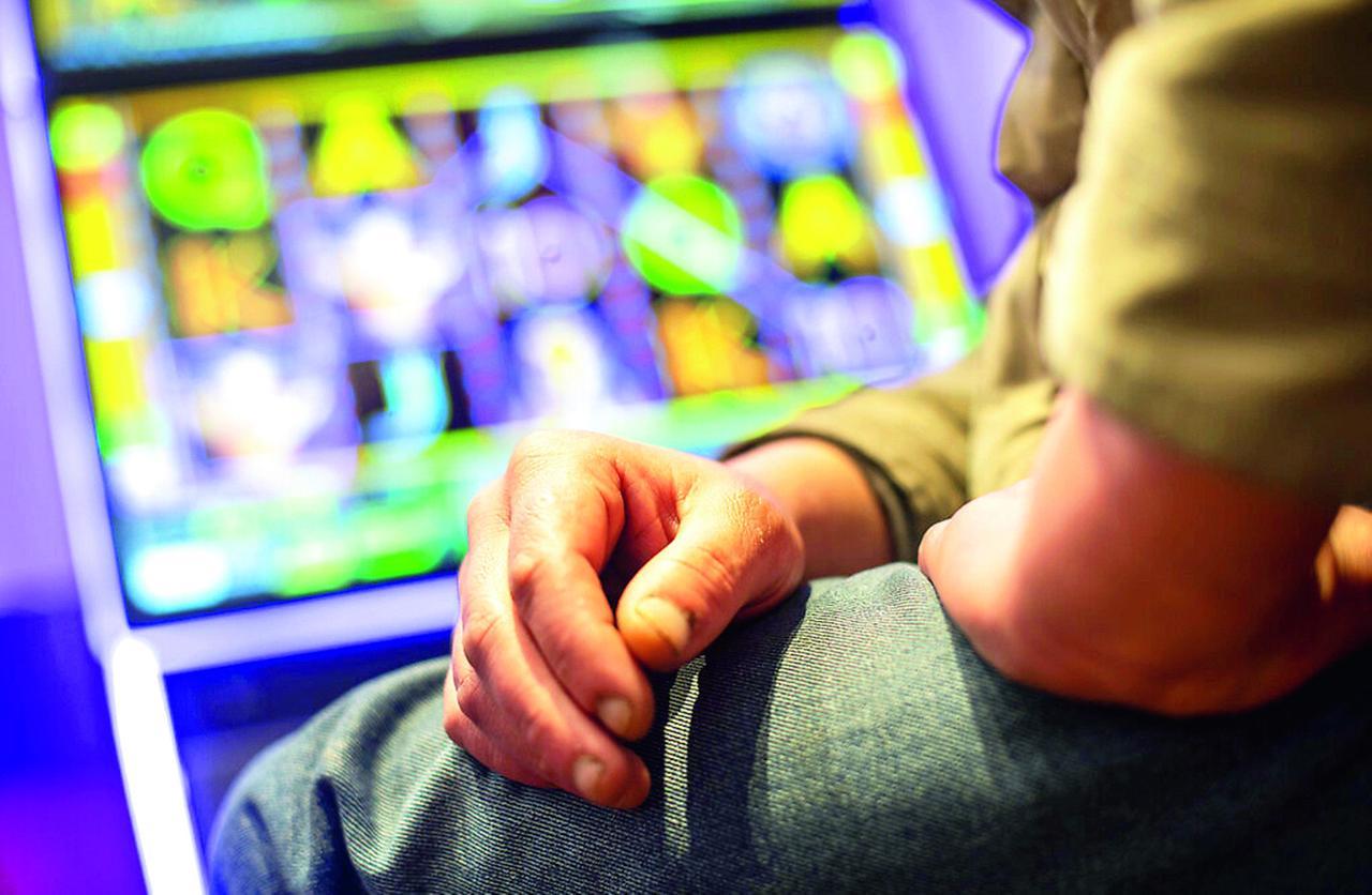 Reggio Emilia, 442 milioni l’anno bruciati nel gioco d’azzardo: a scommettere di più chi fatica ad arrivare a fine mese