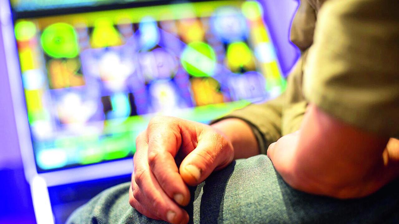 Reggio Emilia, 442 milioni l’anno bruciati nel gioco d’azzardo: a scommettere di più chi fatica ad arrivare a fine mese