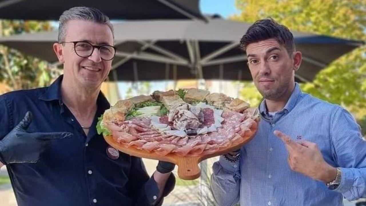 I titolari con un tagliere