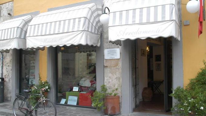 L'ingresso della Tappezzeria Martinelli