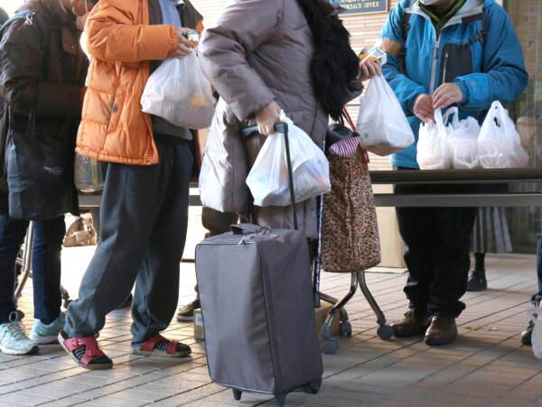 Sardegna, povertà e rischio depressione per 128mila famiglie: l’allarme della Caritas