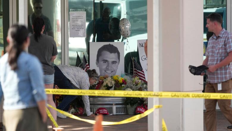 Ferrara, dal Consiglio degli studenti ok a un’aula intitolata a Charlie Kirk