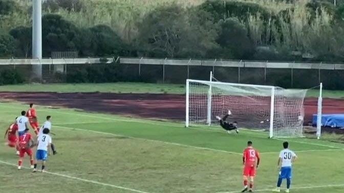 Dà un morso all’avversario, espulso all’ultimo minuto: il clamoroso episodio in Eccellenza