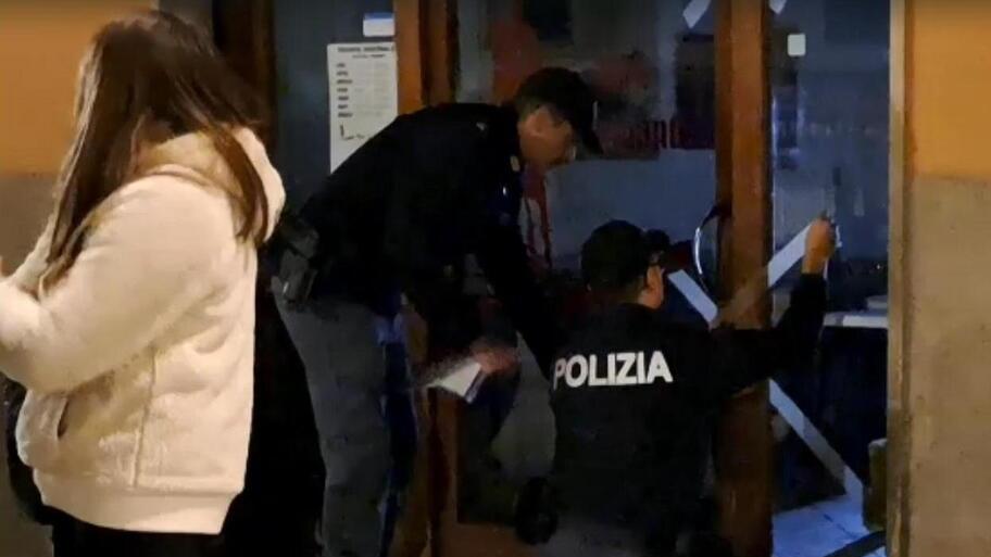 Sul posto gli agenti della polizia
