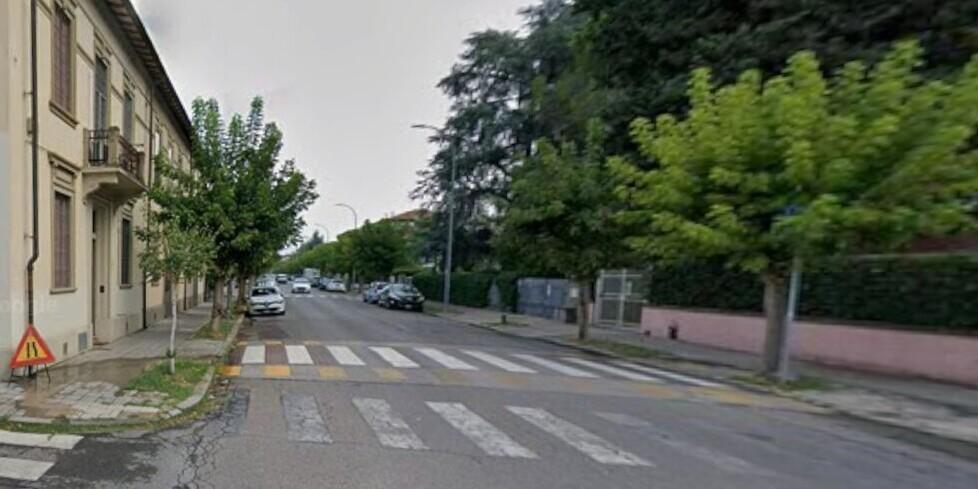 Pisa, aggredita alle spalle e poi scippata: «È solo l’ultimo caso»