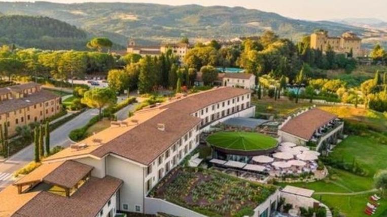 C’è la fila per lavorare a Castelfalfi: boom di candidati all’open day