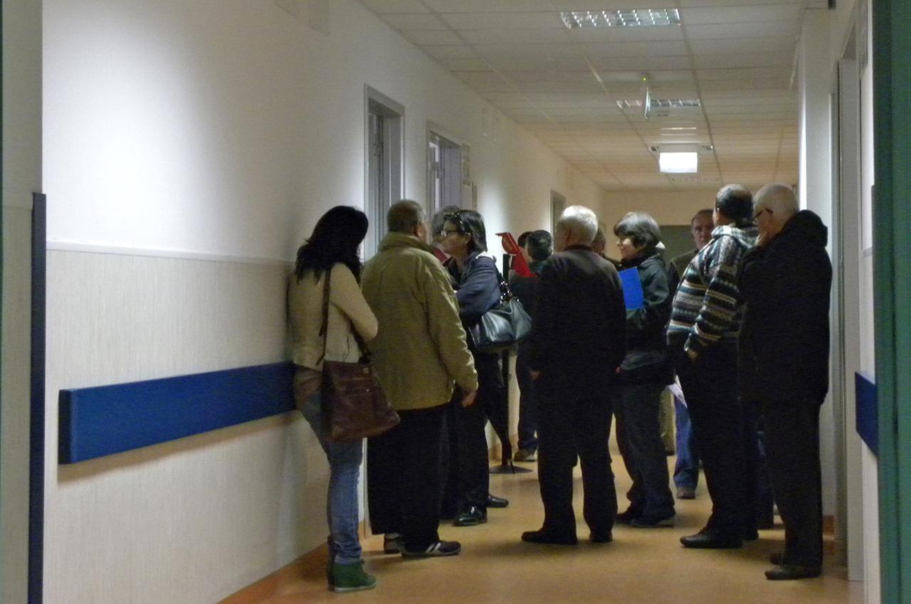 Ambulatorio Ascot intasato, la denuncia: «Il medico chiude un’ora prima»