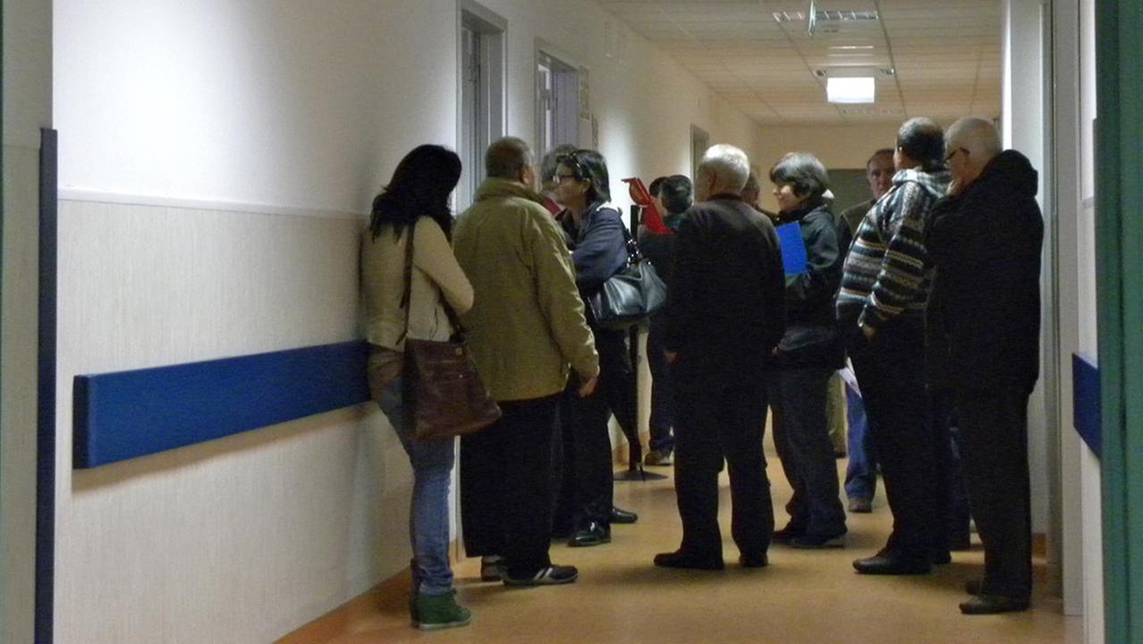 Ambulatorio Ascot intasato, la denuncia: «Il medico chiude un’ora prima»