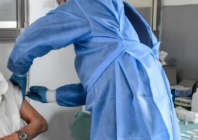 Rifiuta il vaccino anti–Covid, vigile del fuoco di Modena resta senza stipendio