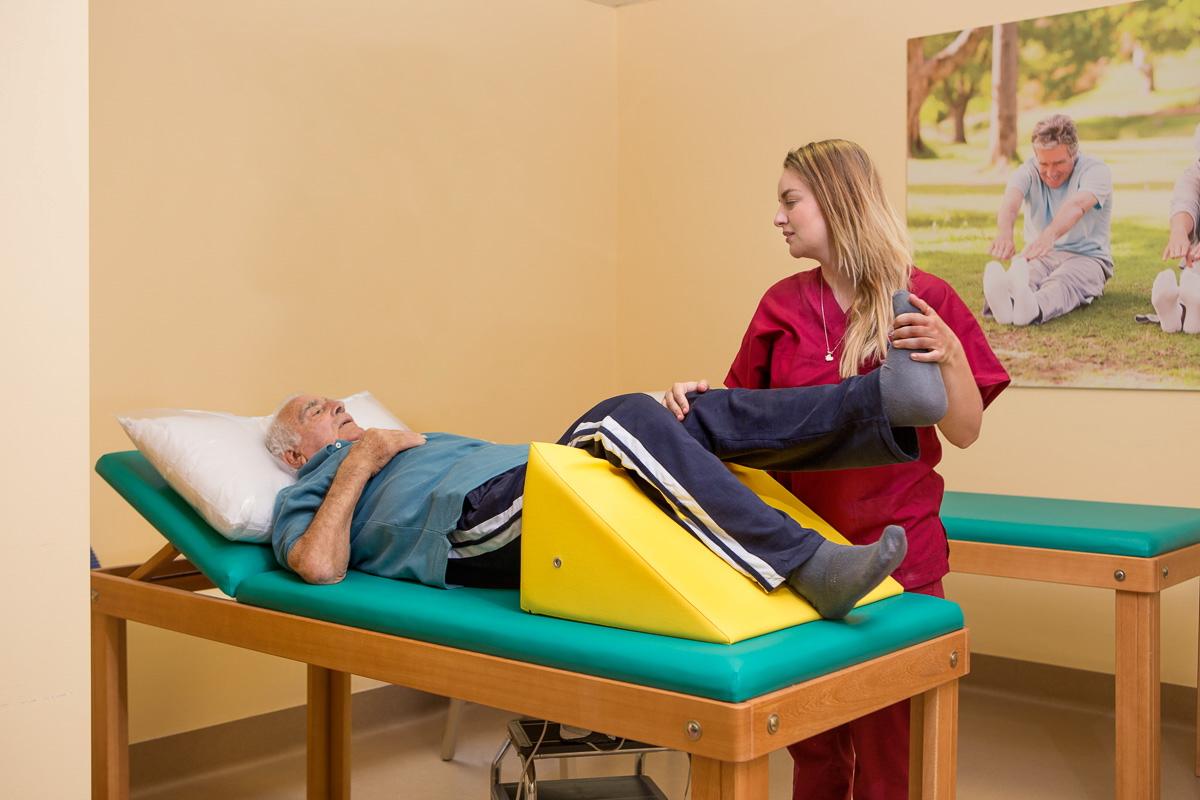 Bonus anziani, nel 2026 sale il requisito Isee e aumenta la platea: tutti i dettagli