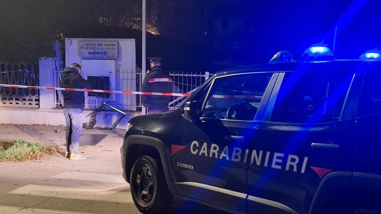 Assalto al bancomat a San Martino di Ferrara, bottino di 30mila euro