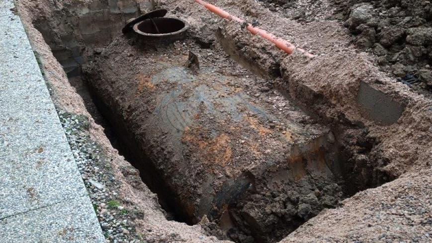 Una cisterna per gasolio (foto d'archivio)